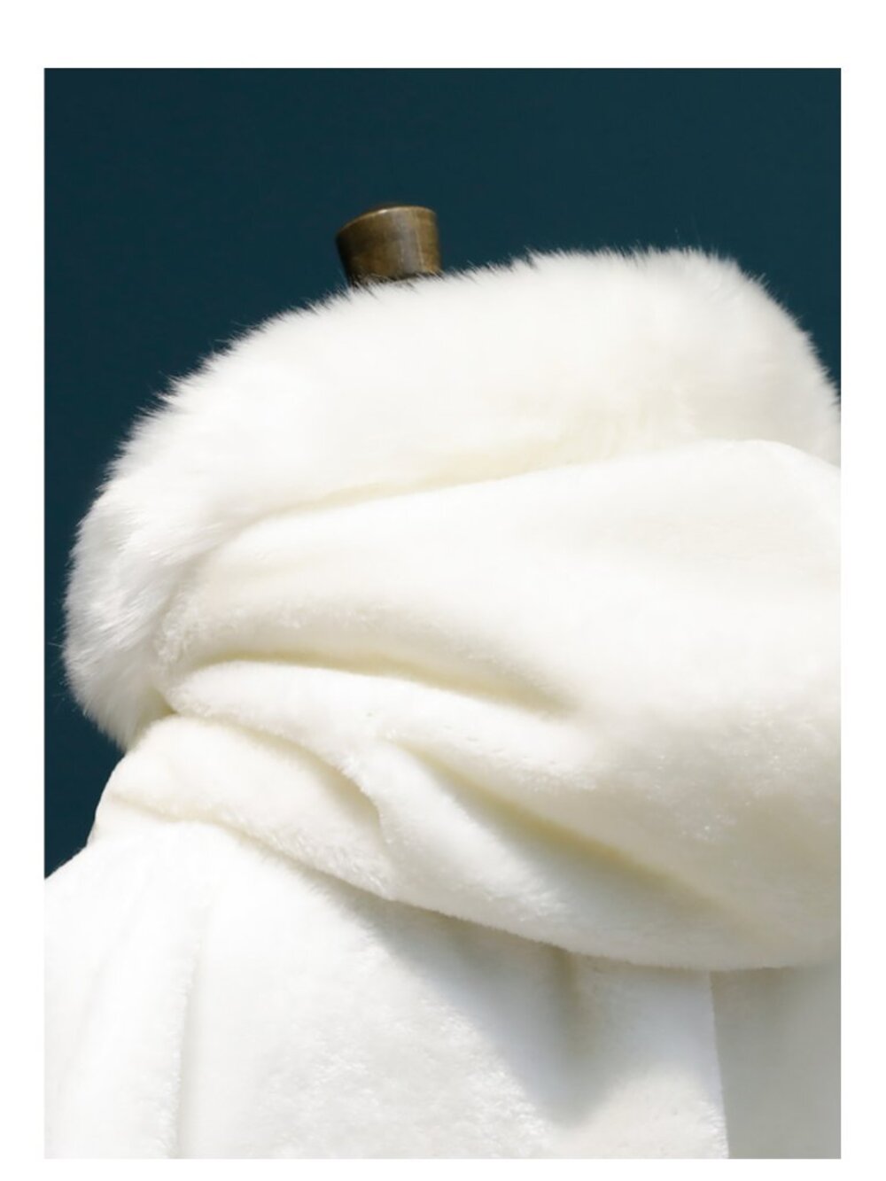 JJS House Brand New White Cloak with Hood and Fur on trim - Picture 3 of 6